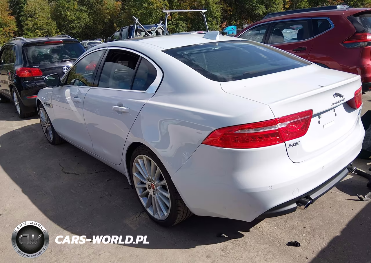 2017 Jaguar Xe 35T First Edition VIN:SAJAN4BVXHA947771 - 3