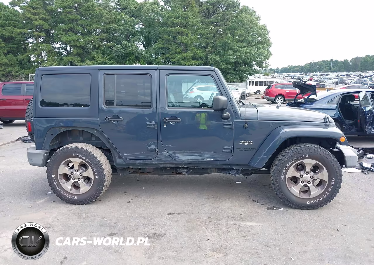 2016 Jeep Wrangler Unlimited Sahara VIN:1C4HJWEG3GL285164 - 14