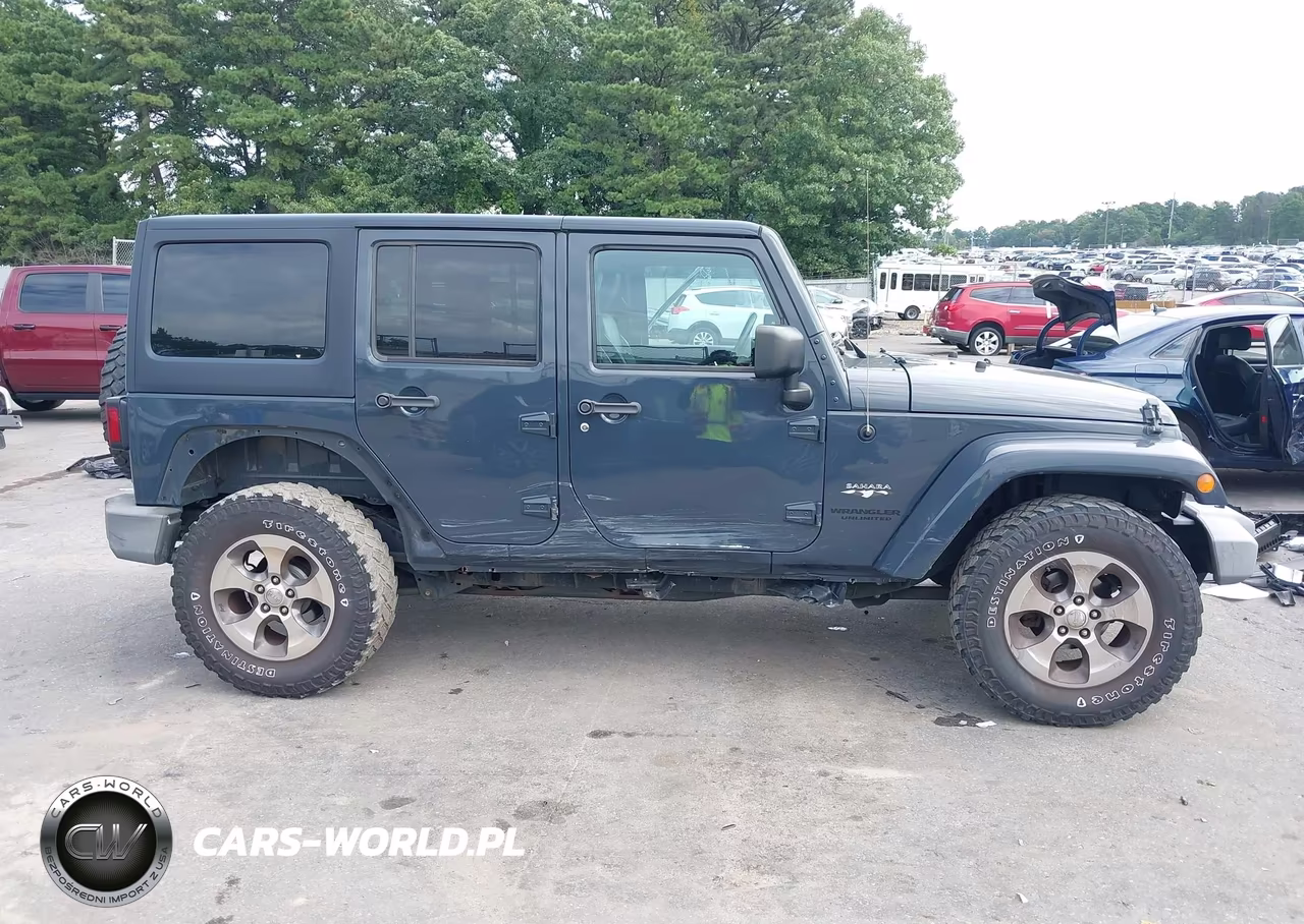 2016 Jeep Wrangler Unlimited Sahara VIN:1C4HJWEG3GL285164 - 6