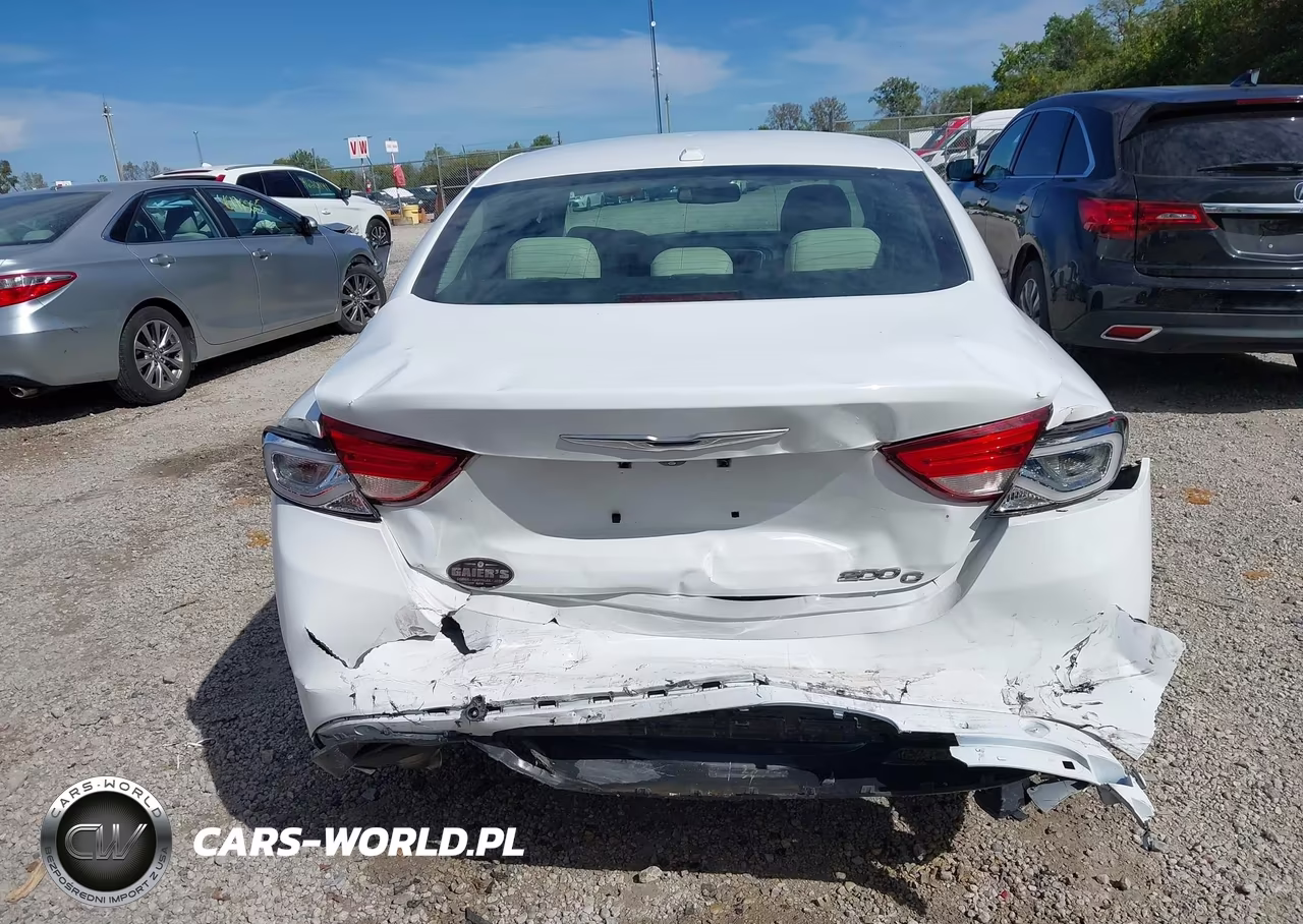 2015 Chrysler 200 C VIN:1C3CCCCG0FN733406 - 17
