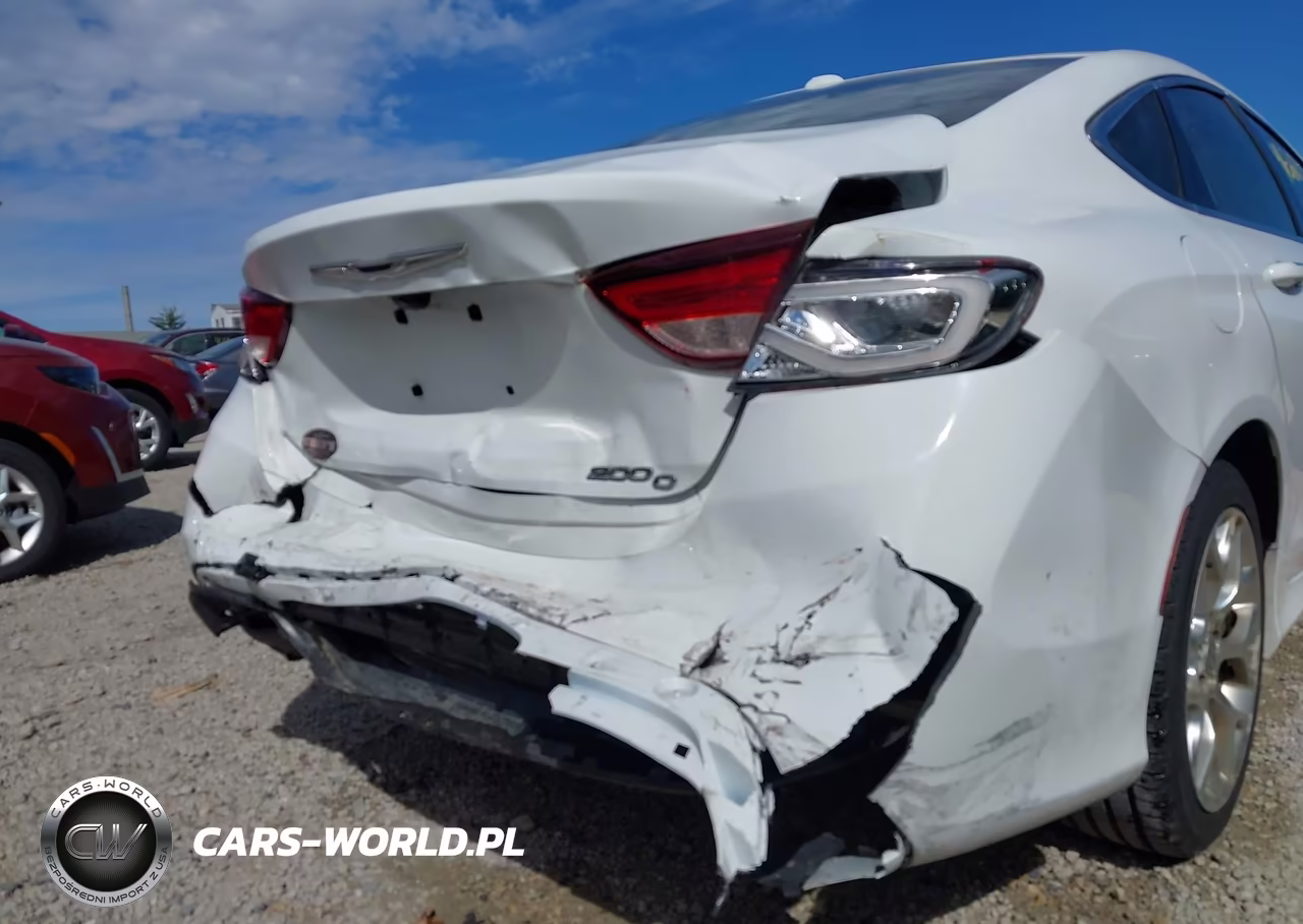 2015 Chrysler 200 C VIN:1C3CCCCG0FN733406 - 18