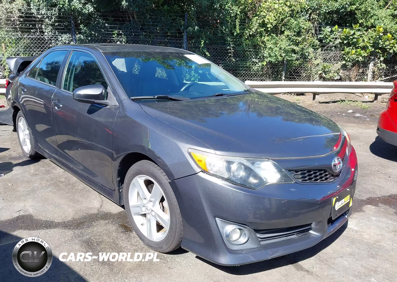 2012 Toyota Camry Se – zdjęcie 1 z 17