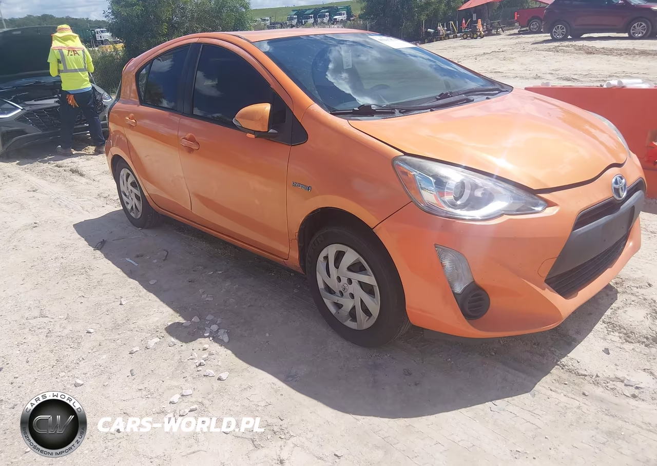 2015 Toyota Prius C One