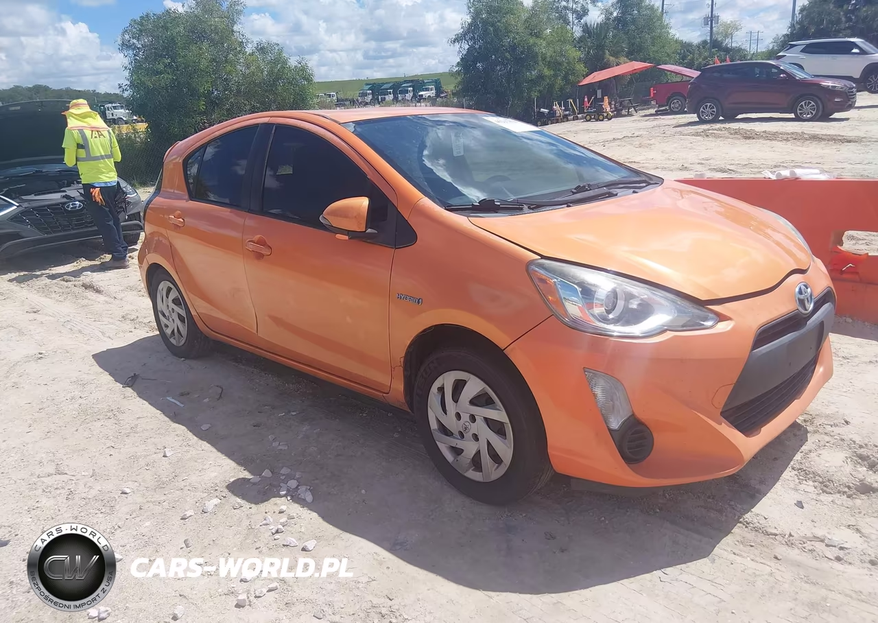 2015 Toyota Prius C One VIN:JTDKDTB36F1099173 - 13