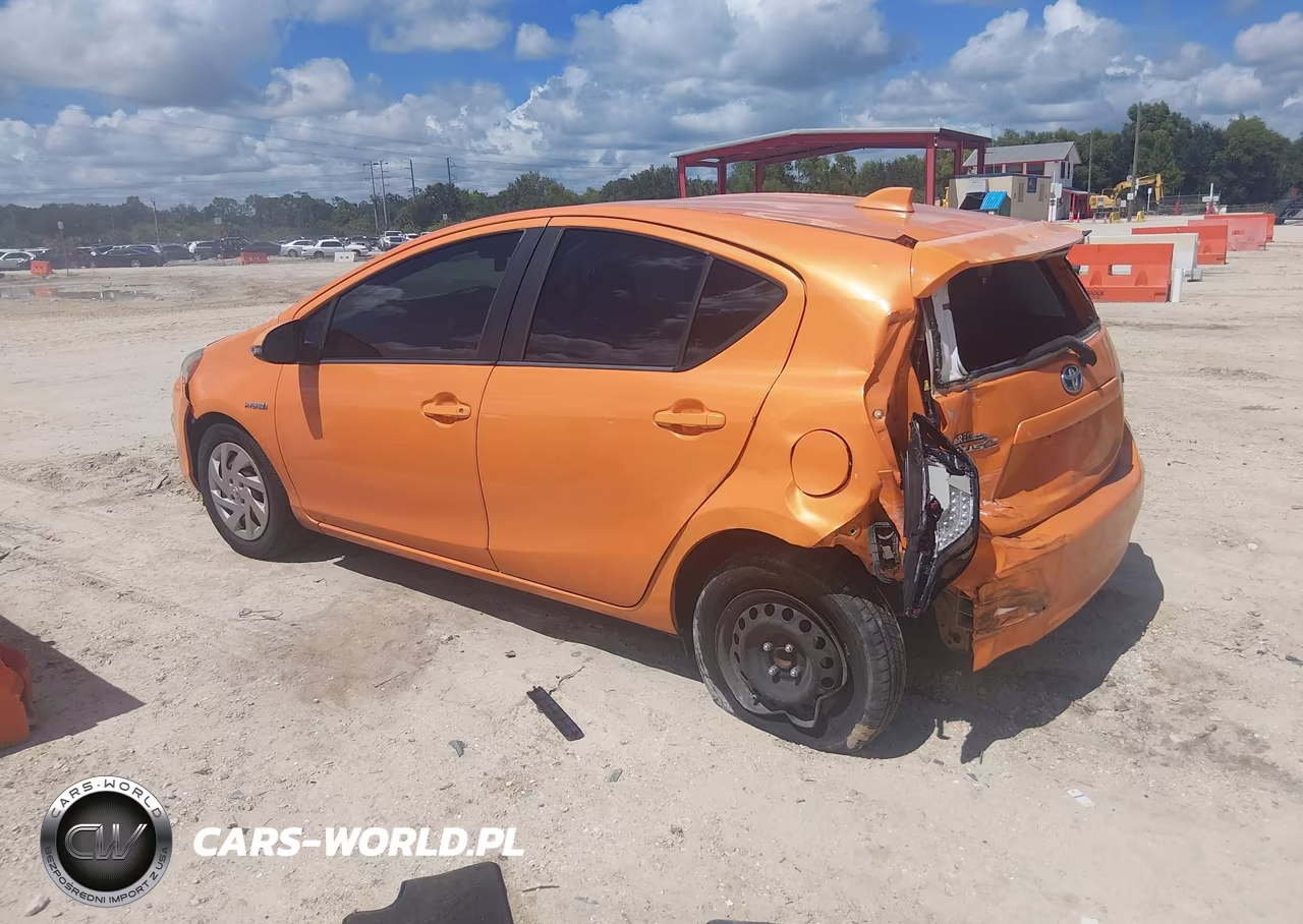 2015 Toyota Prius C One VIN:JTDKDTB36F1099173 - 14