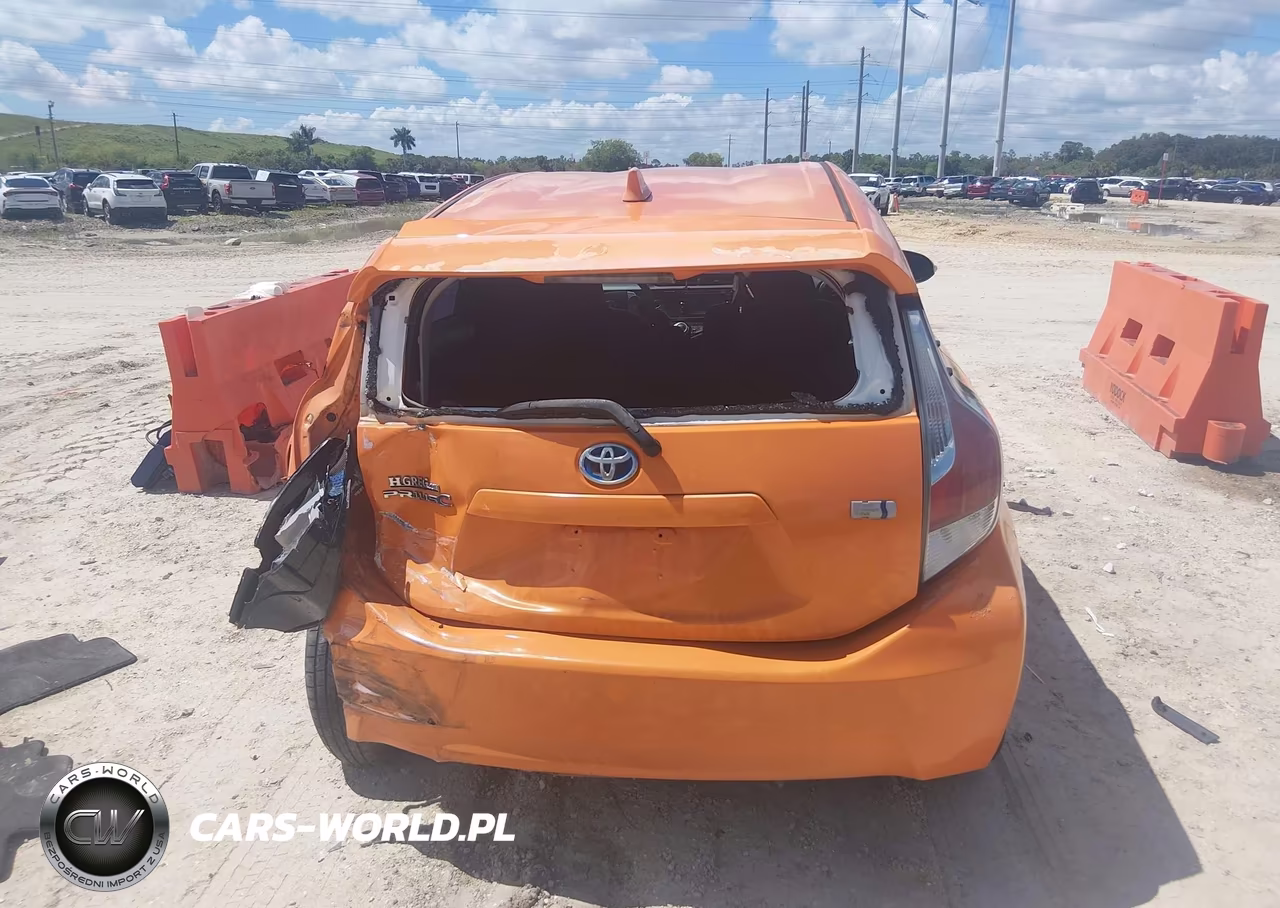 2015 Toyota Prius C One VIN:JTDKDTB36F1099173 - 16