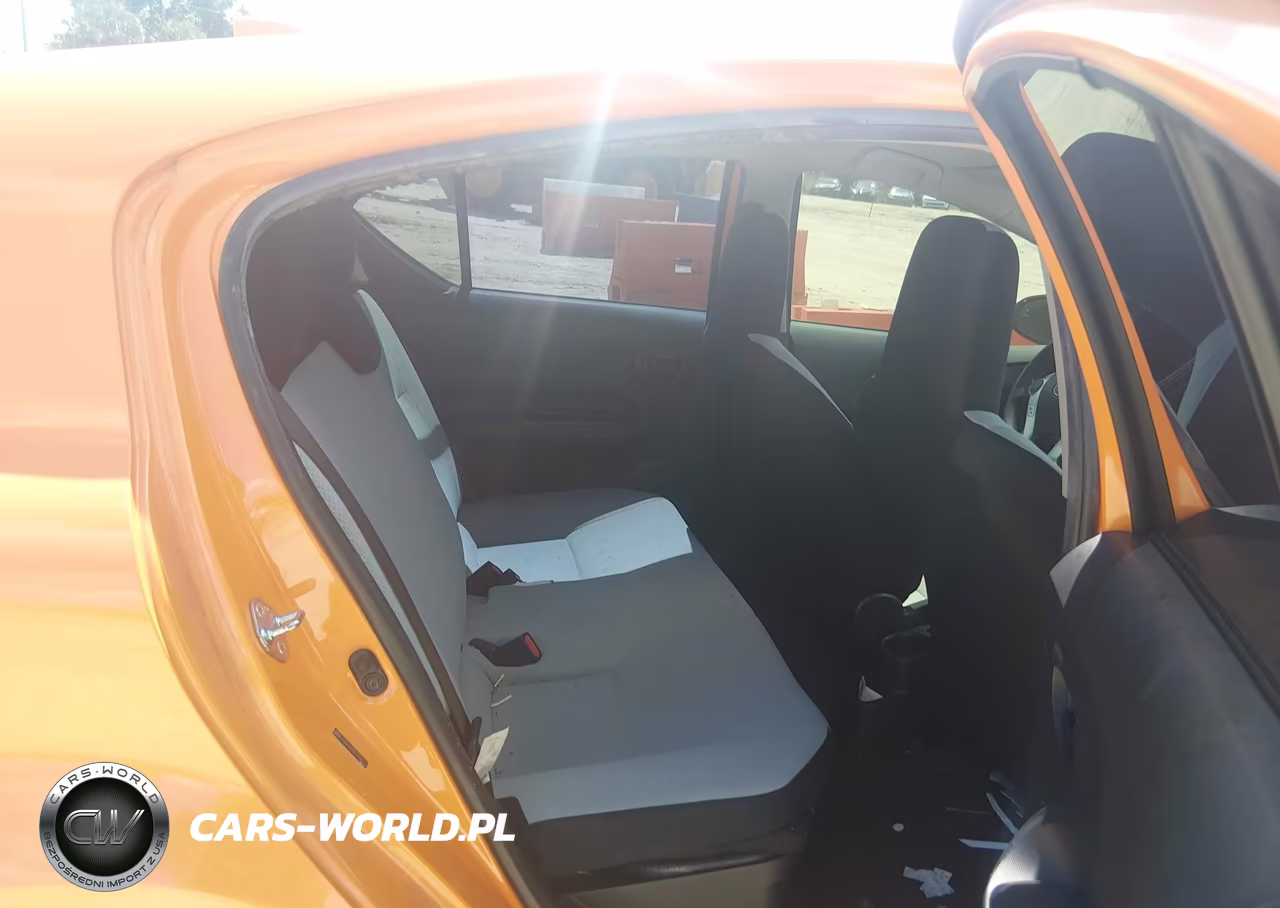 2015 Toyota Prius C One VIN:JTDKDTB36F1099173 - 8