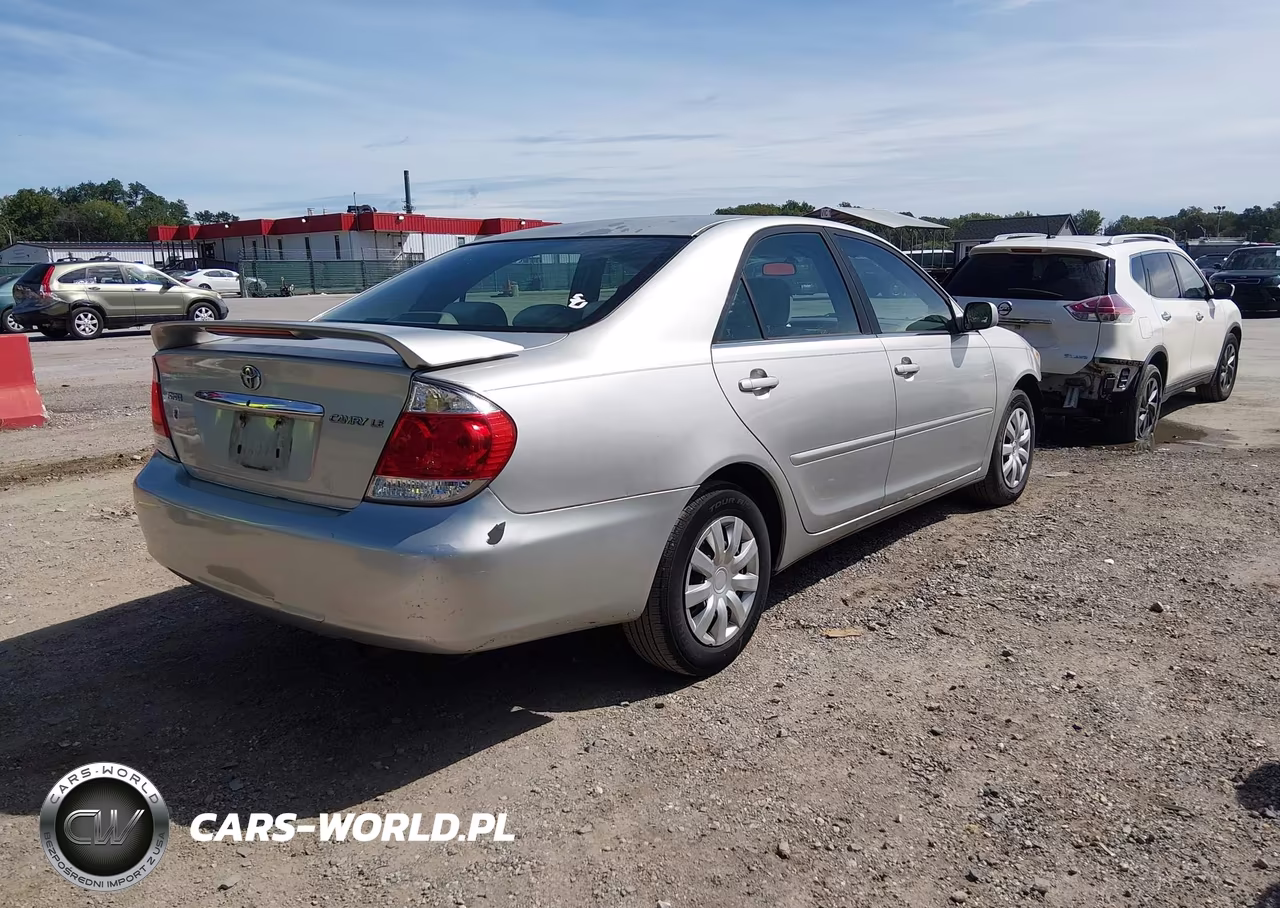 2005 Toyota Camry Le VIN:4T1BE32K75U992630 - 4