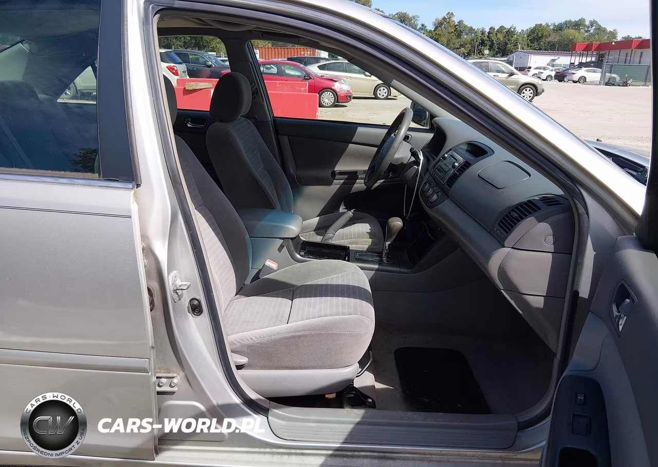 2005 Toyota Camry Le VIN:4T1BE32K75U992630 - 5