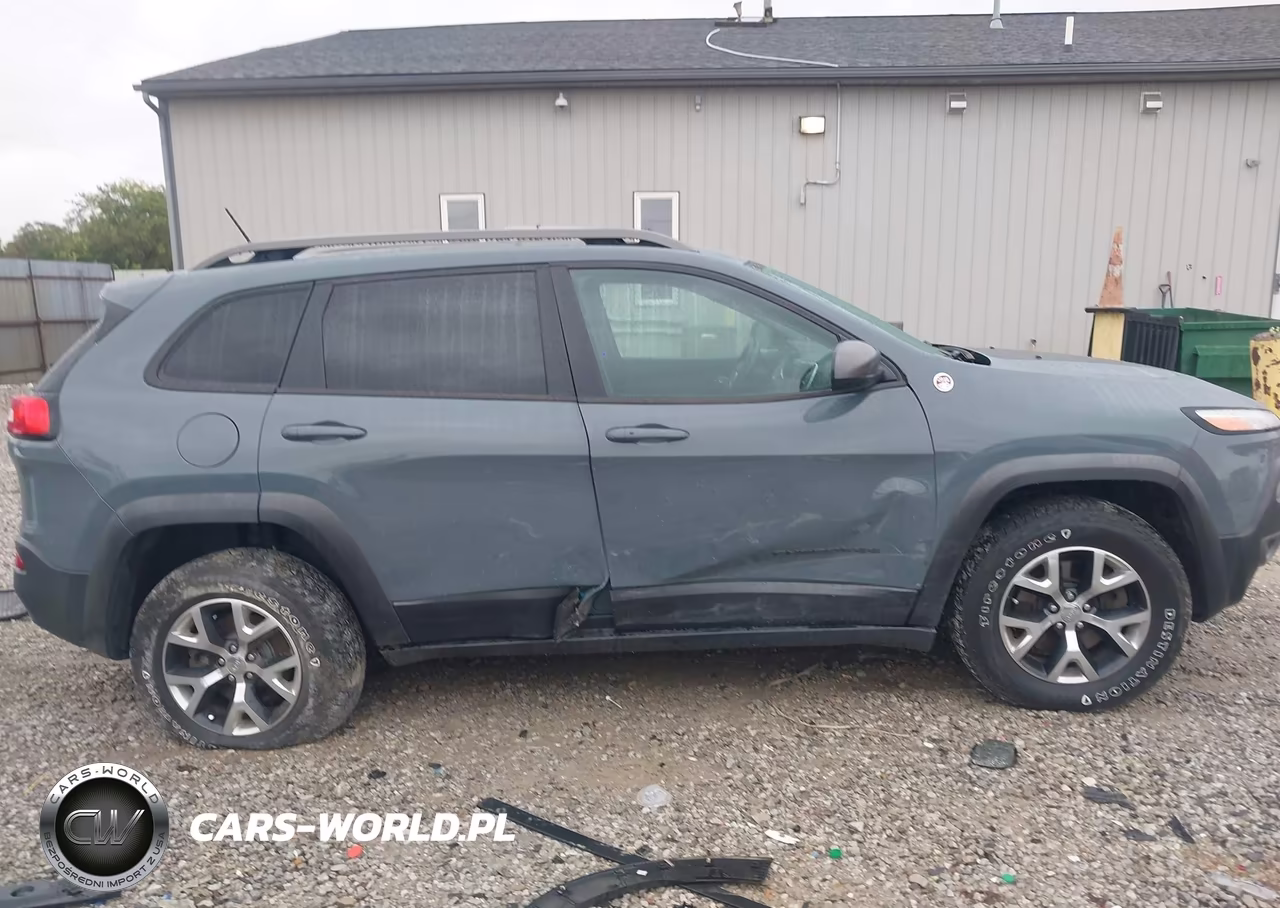 2015 Jeep Cherokee Trailhawk VIN:1C4PJMBS2FW556978 - 13
