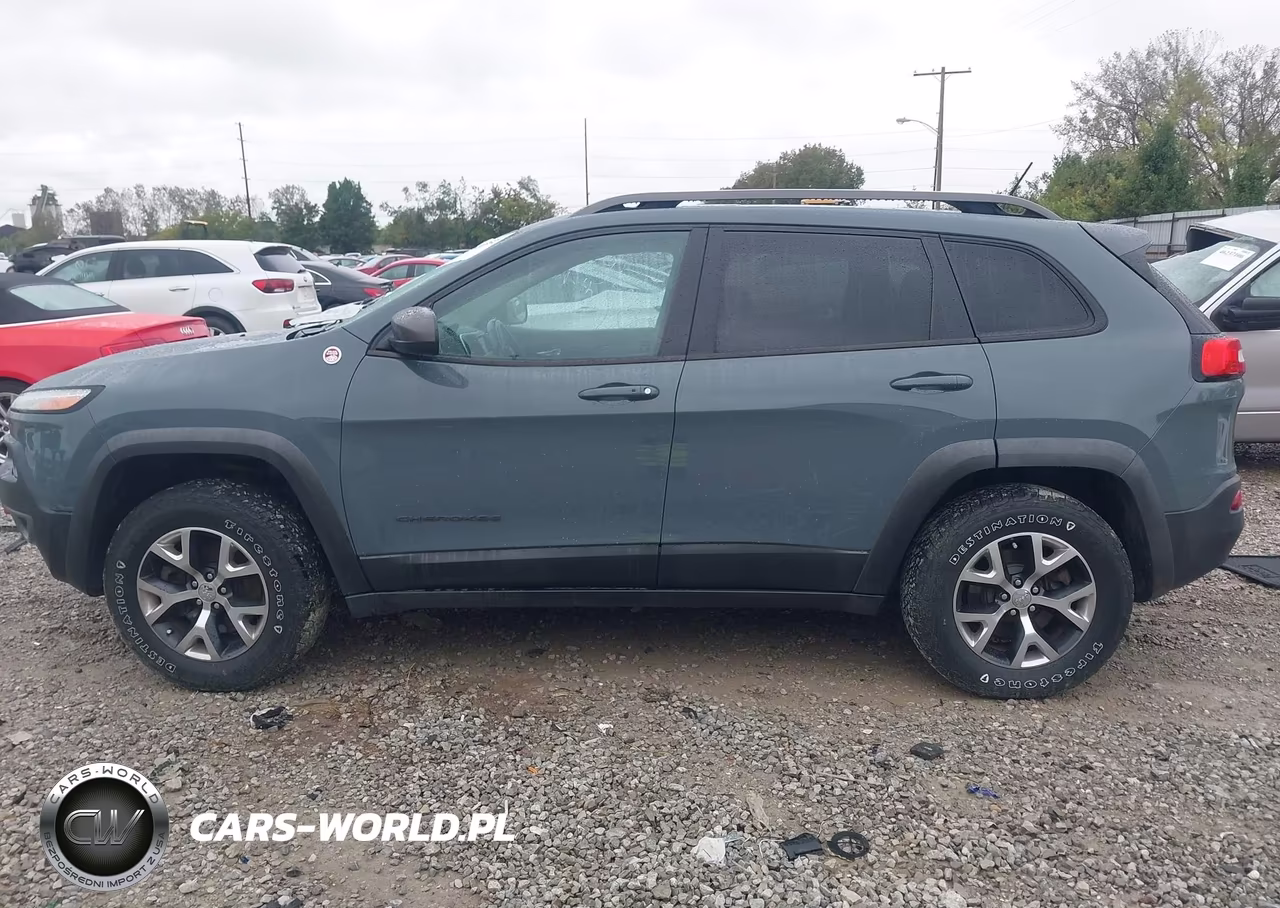2015 Jeep Cherokee Trailhawk VIN:1C4PJMBS2FW556978 - 14