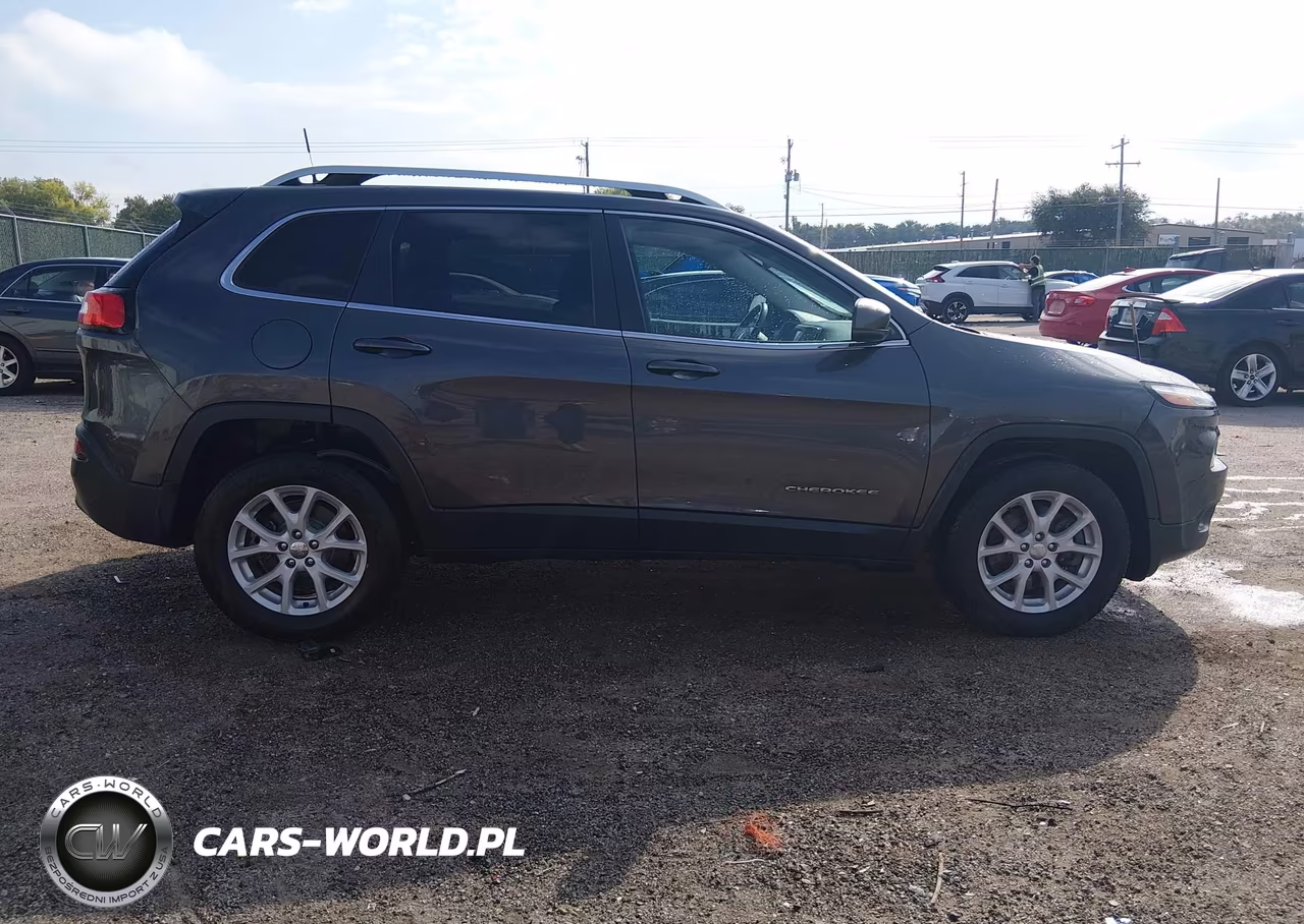 2016 Jeep Cherokee Latitude VIN:1C4PJMCB1GW300735 - 13