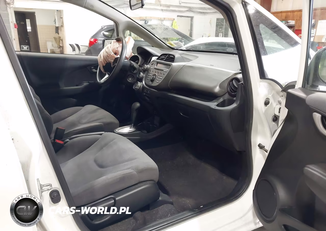 2013 Honda Fit VIN:JHMGE8H39DC024104 - 5
