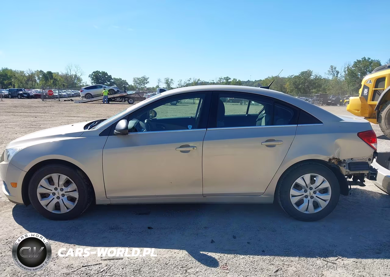 2012 Chevrolet Cruze Ls VIN:1G1PC5SH8C7252833 - 15