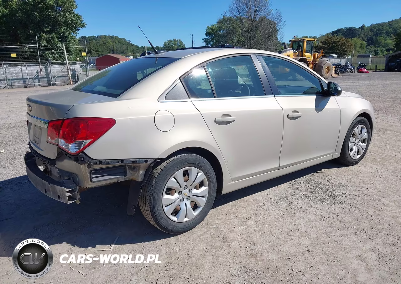 2012 Chevrolet Cruze Ls VIN:1G1PC5SH8C7252833 - 4