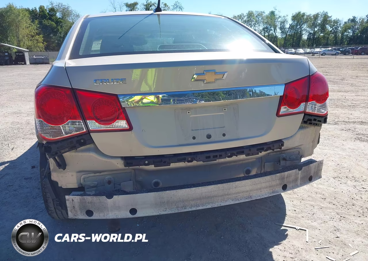 2012 Chevrolet Cruze Ls VIN:1G1PC5SH8C7252833 - 6