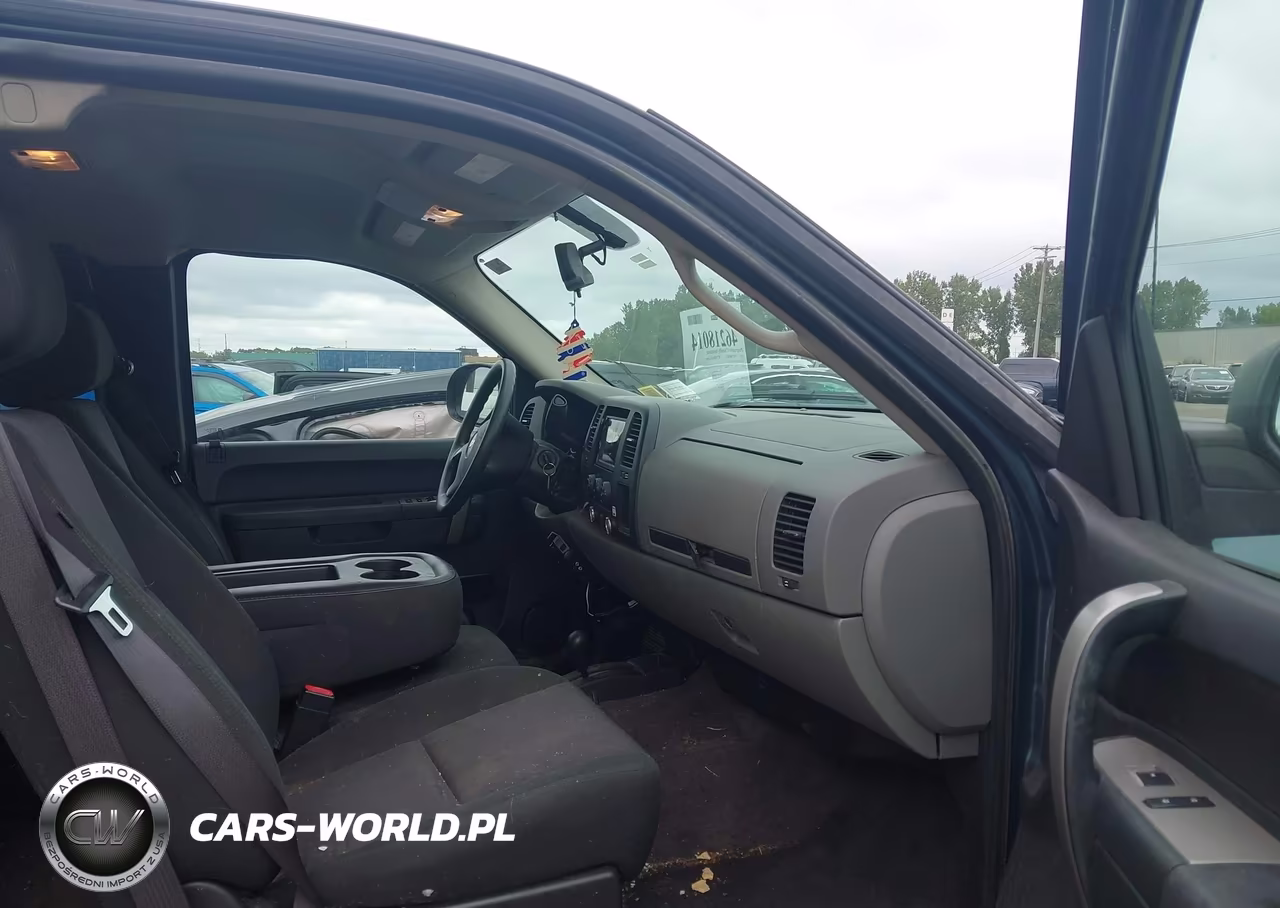 2010 Chevrolet Silverado 1500 Ls VIN:1GCSKREA9AZ277025 - 5