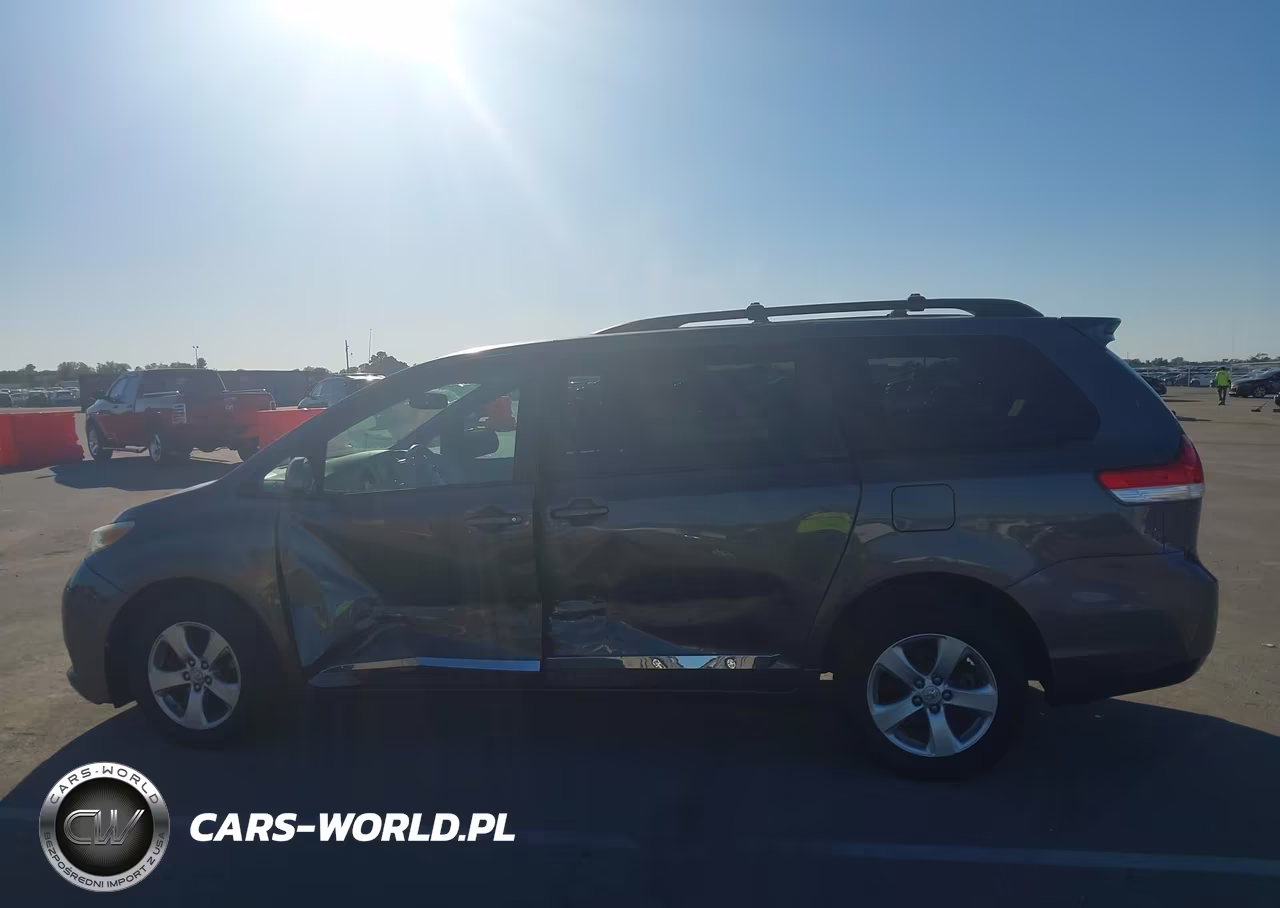 2013 Toyota Sienna Le VIN:5TDKK3DC9DS381620 - 13