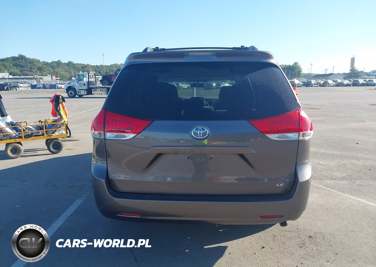 2013 Toyota Sienna Le VIN:5TDKK3DC9DS381620 - 15