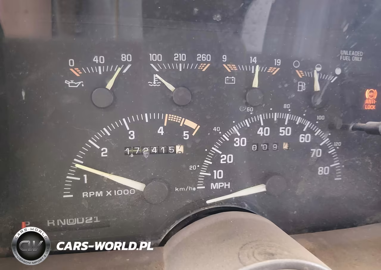 1994 GMC Suburban K2500 VIN:1GKGK26N6RJ706277 - 7