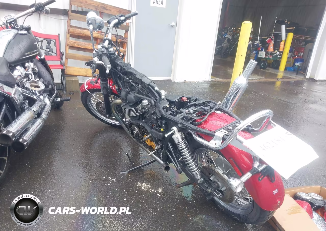2013 Triumph Motorcycle Bonneville T100 VIN:SMT910K14DT568400 - 3