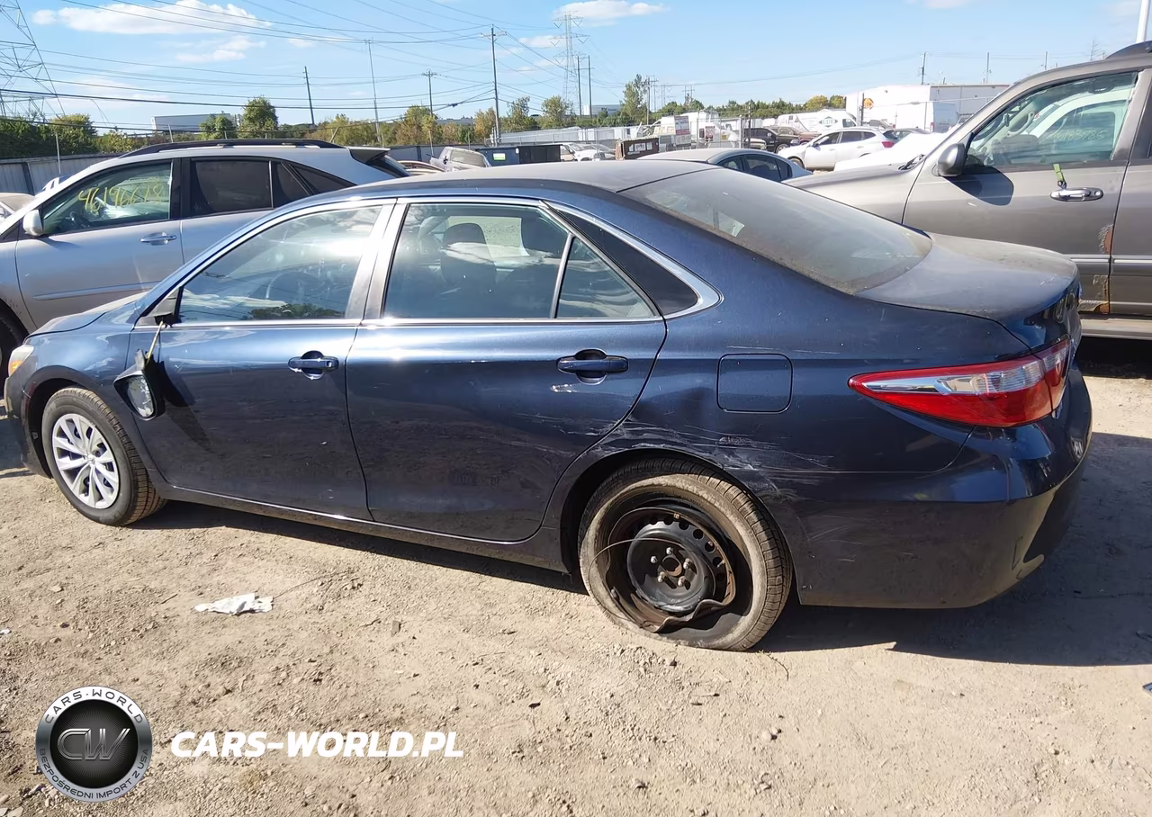 2016 Toyota Camry Le VIN:4T4BF1FK1GR563536 - 14