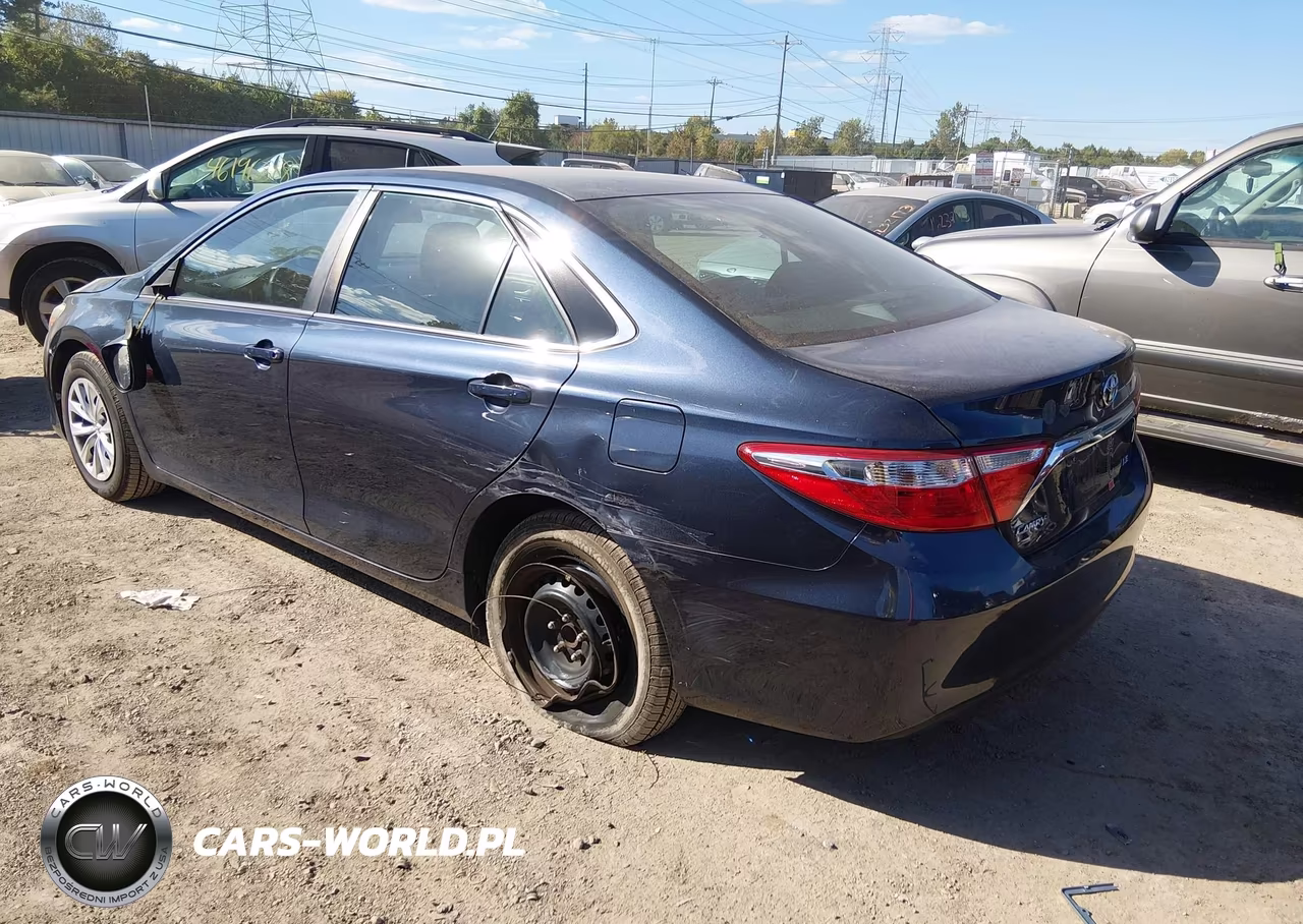 2016 Toyota Camry Le VIN:4T4BF1FK1GR563536 - 3