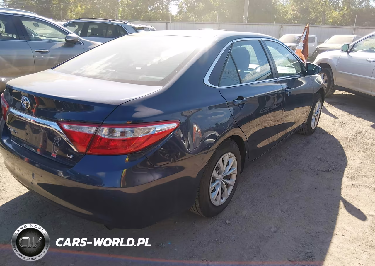 2016 Toyota Camry Le VIN:4T4BF1FK1GR563536 - 4