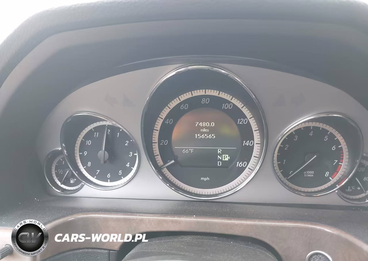 2010 Mercedes-Benz E 550 4Matic VIN:WDDHF9AB2AA187152 - 7