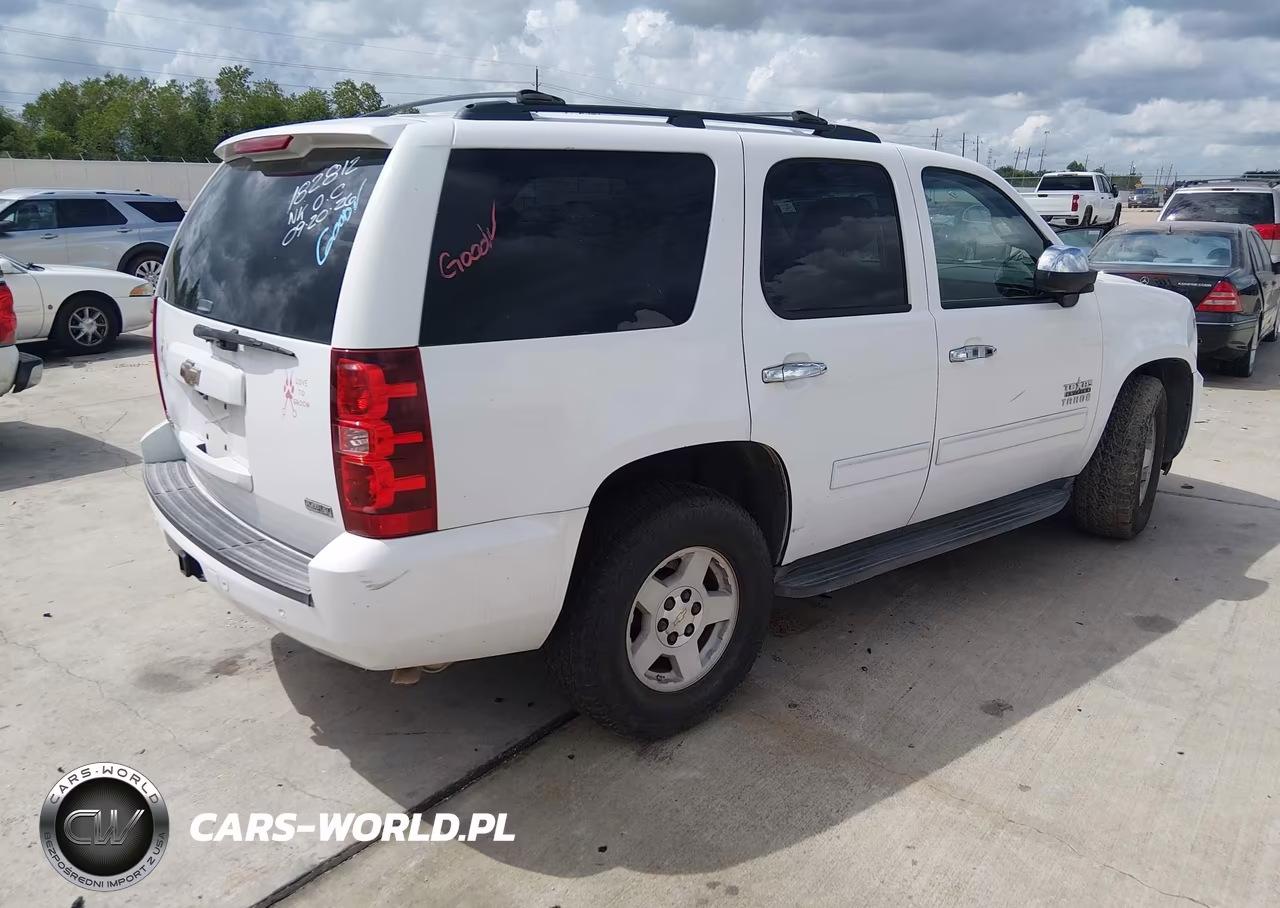 2010 Chevrolet Tahoe Ls VIN:1GNUCAE09AR182812 - 4