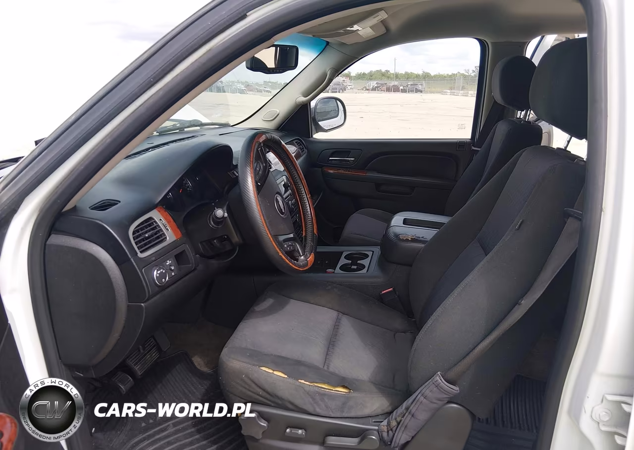 2010 Chevrolet Tahoe Ls VIN:1GNUCAE09AR182812 - 5