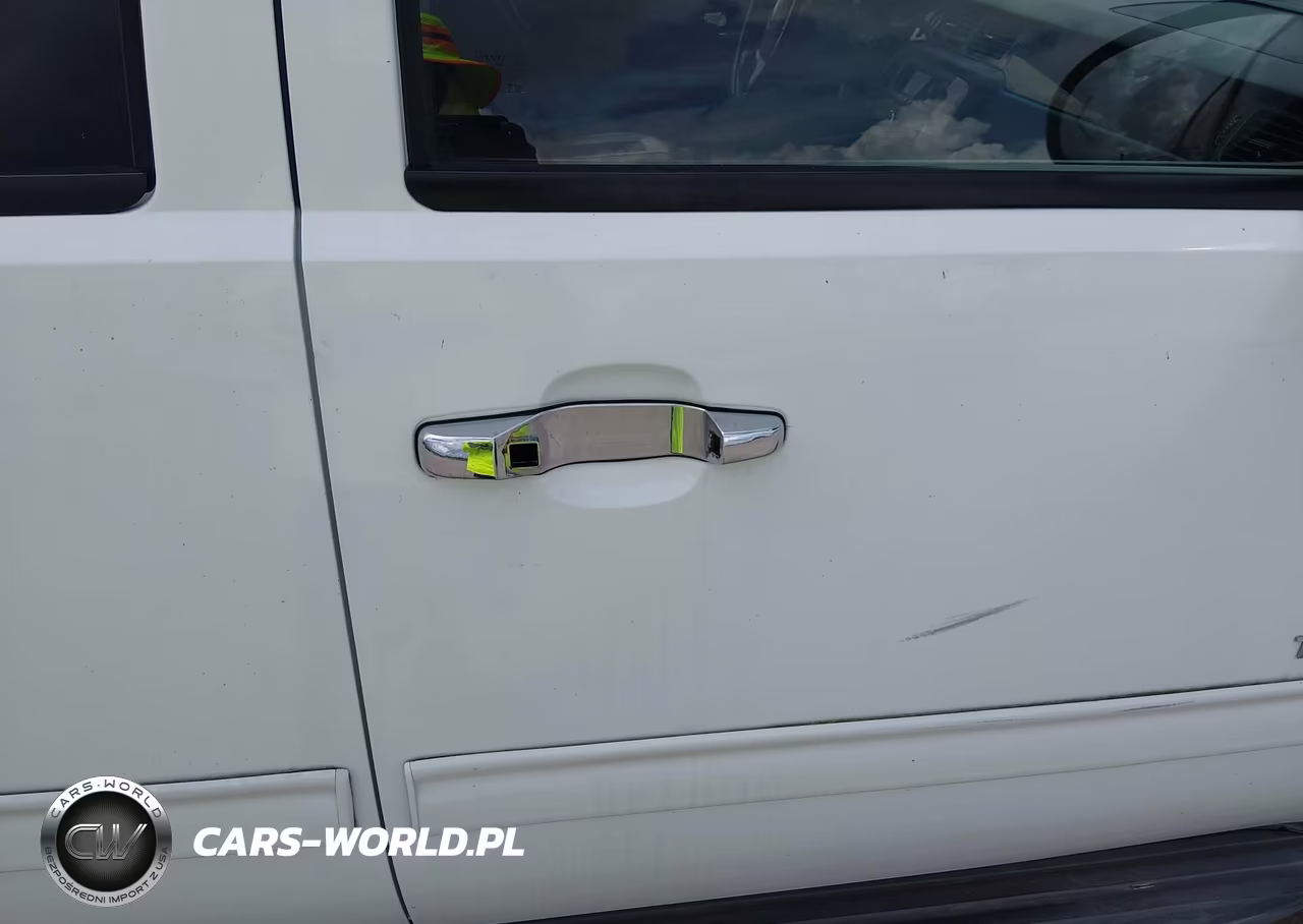 2010 Chevrolet Tahoe Ls VIN:1GNUCAE09AR182812 - 6
