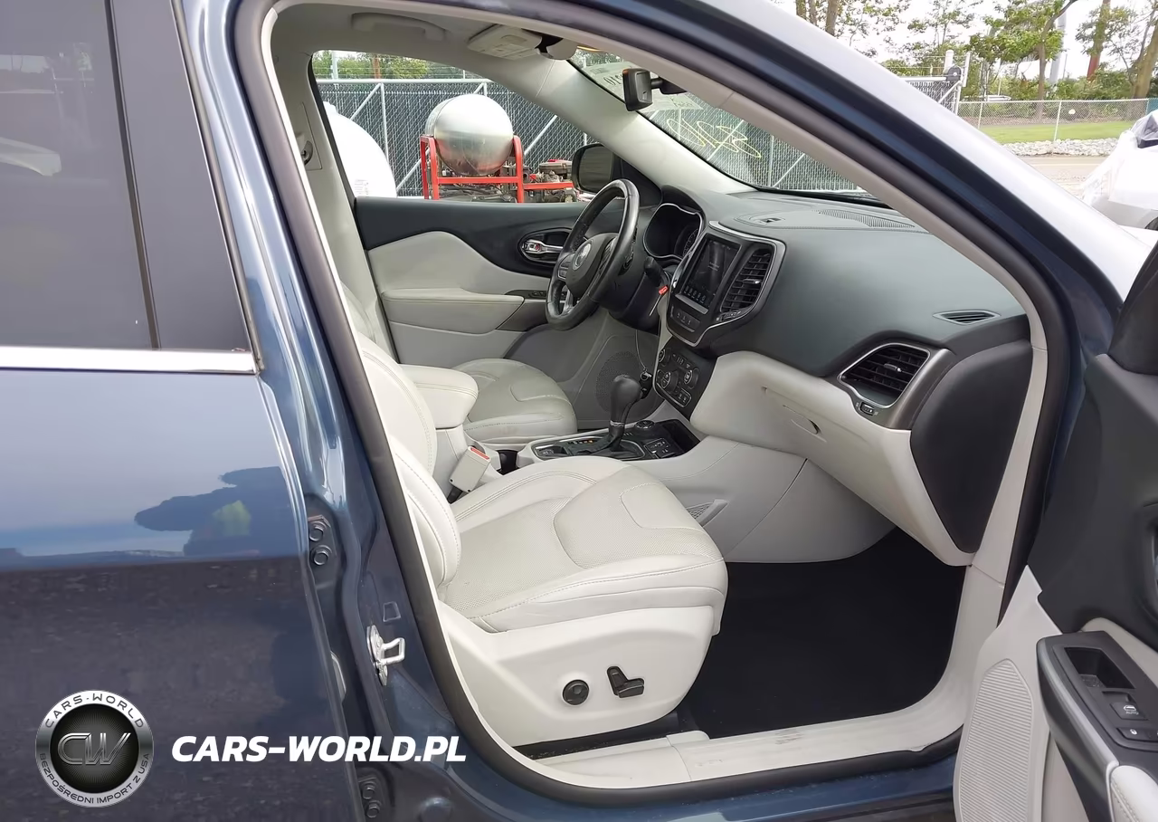 2021 Jeep Cherokee Latitude Lux 4X4 VIN:1C4PJMMX6MD197216 - 5
