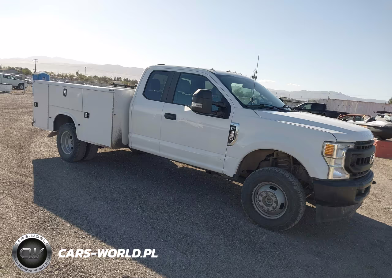 2022 Ford F-350 Chassis Xl