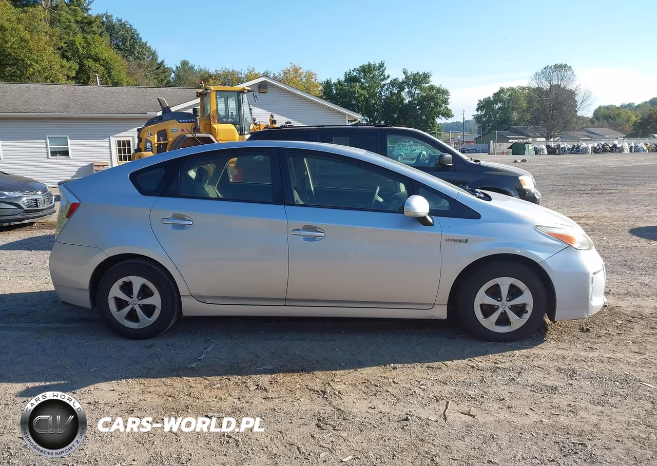 2012 Toyota Prius Two VIN:JTDKN3DU8C5497105 - 13