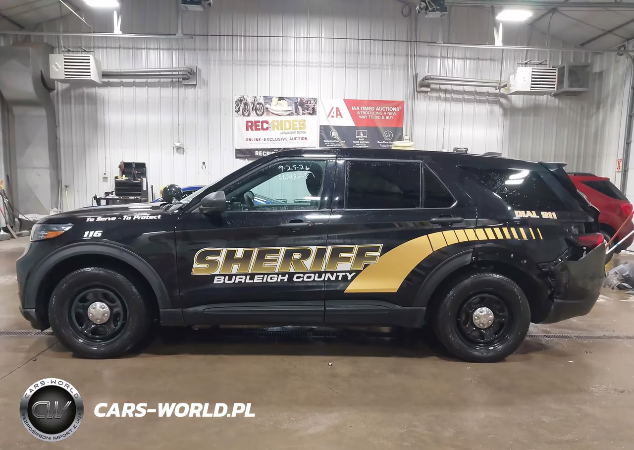2025 Ford Police Interceptor Utility VIN:1FM5K8AC5SGB11009 - 14