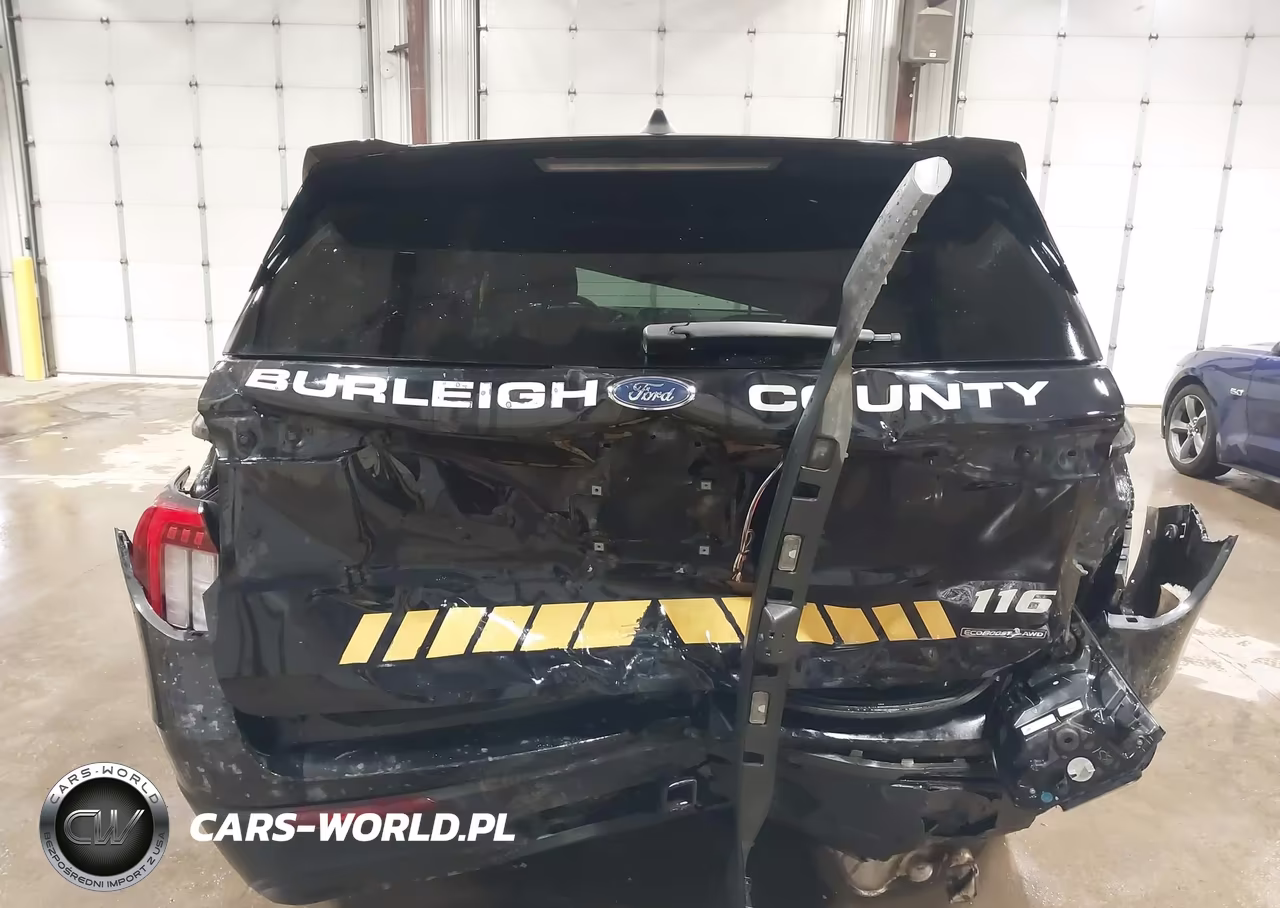 2025 Ford Police Interceptor Utility VIN:1FM5K8AC5SGB11009 - 16