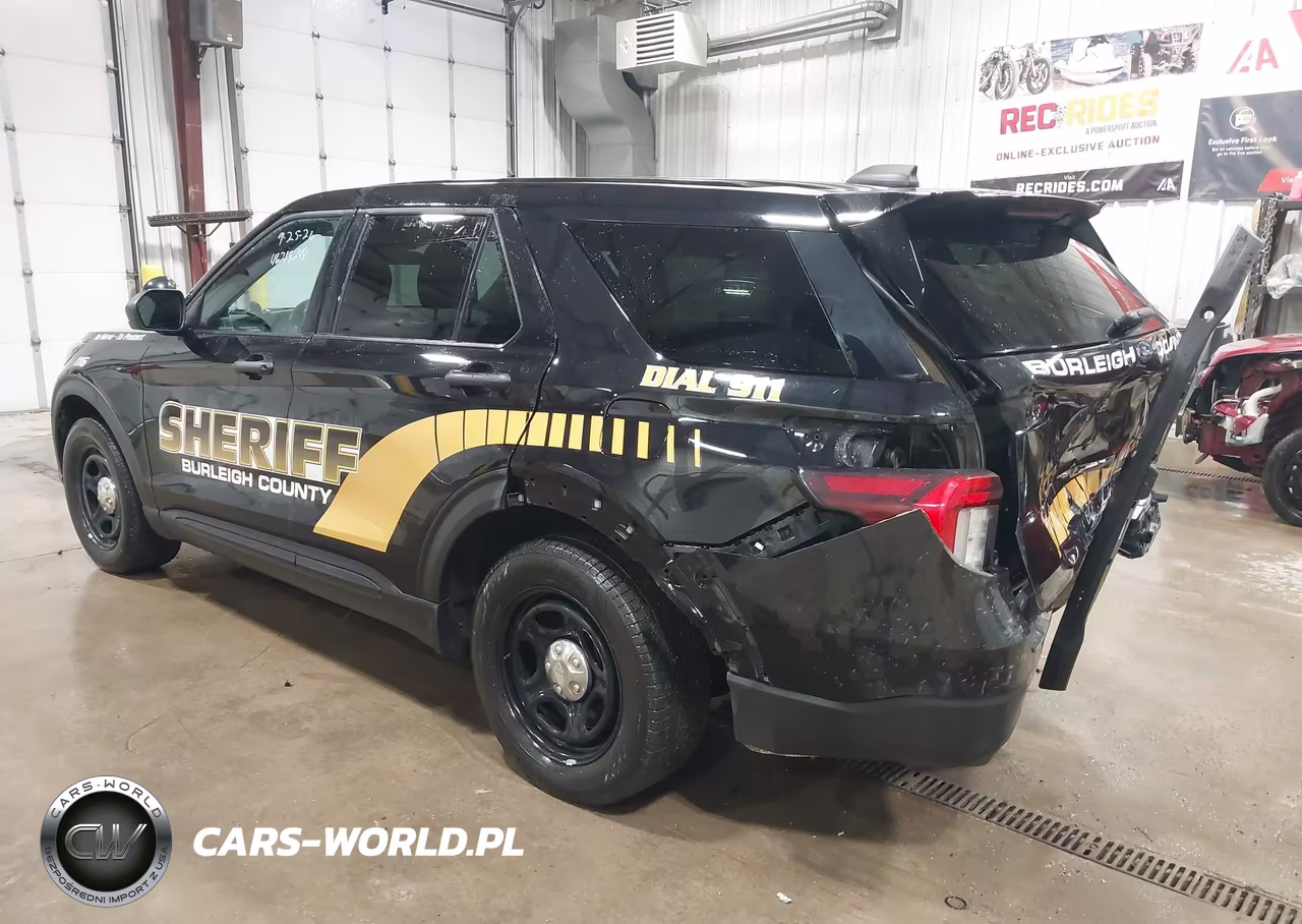 2025 Ford Police Interceptor Utility VIN:1FM5K8AC5SGB11009 - 3