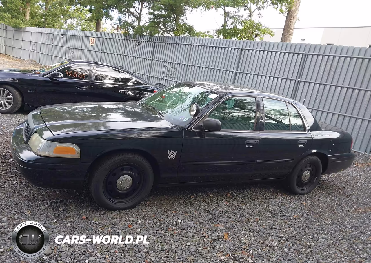 FORD CROWN VICTORIA VIN:2FABP7BV9BX141326 - 14