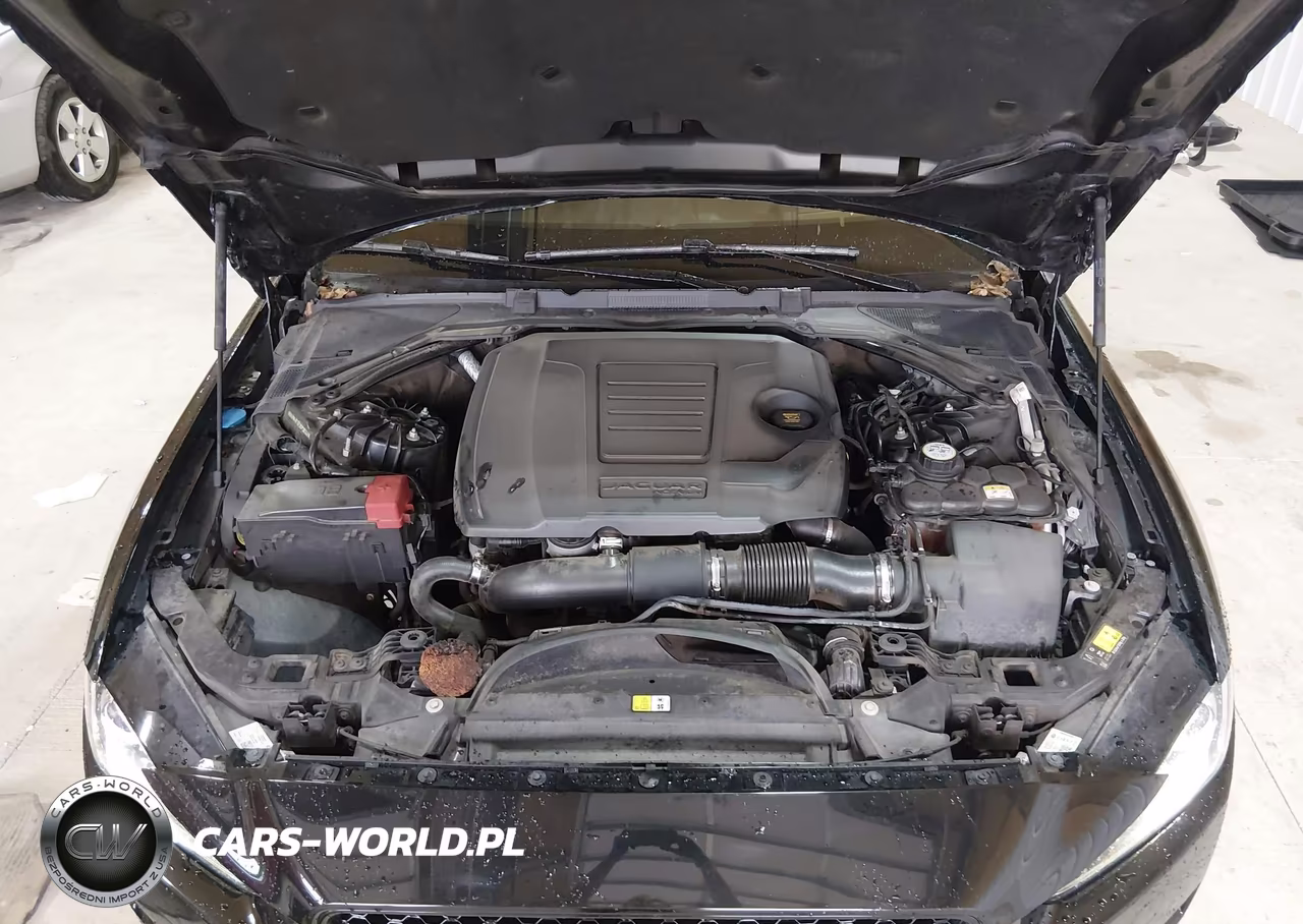 2018 Jaguar Xe 25T Prestige VIN:SAJAK4FX7JCP38261 - 10