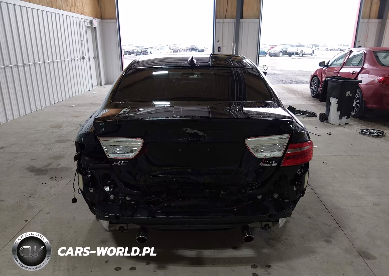 2018 Jaguar Xe 25T Prestige VIN:SAJAK4FX7JCP38261 - 17