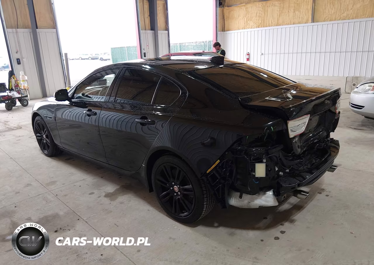 2018 Jaguar Xe 25T Prestige VIN:SAJAK4FX7JCP38261 - 3