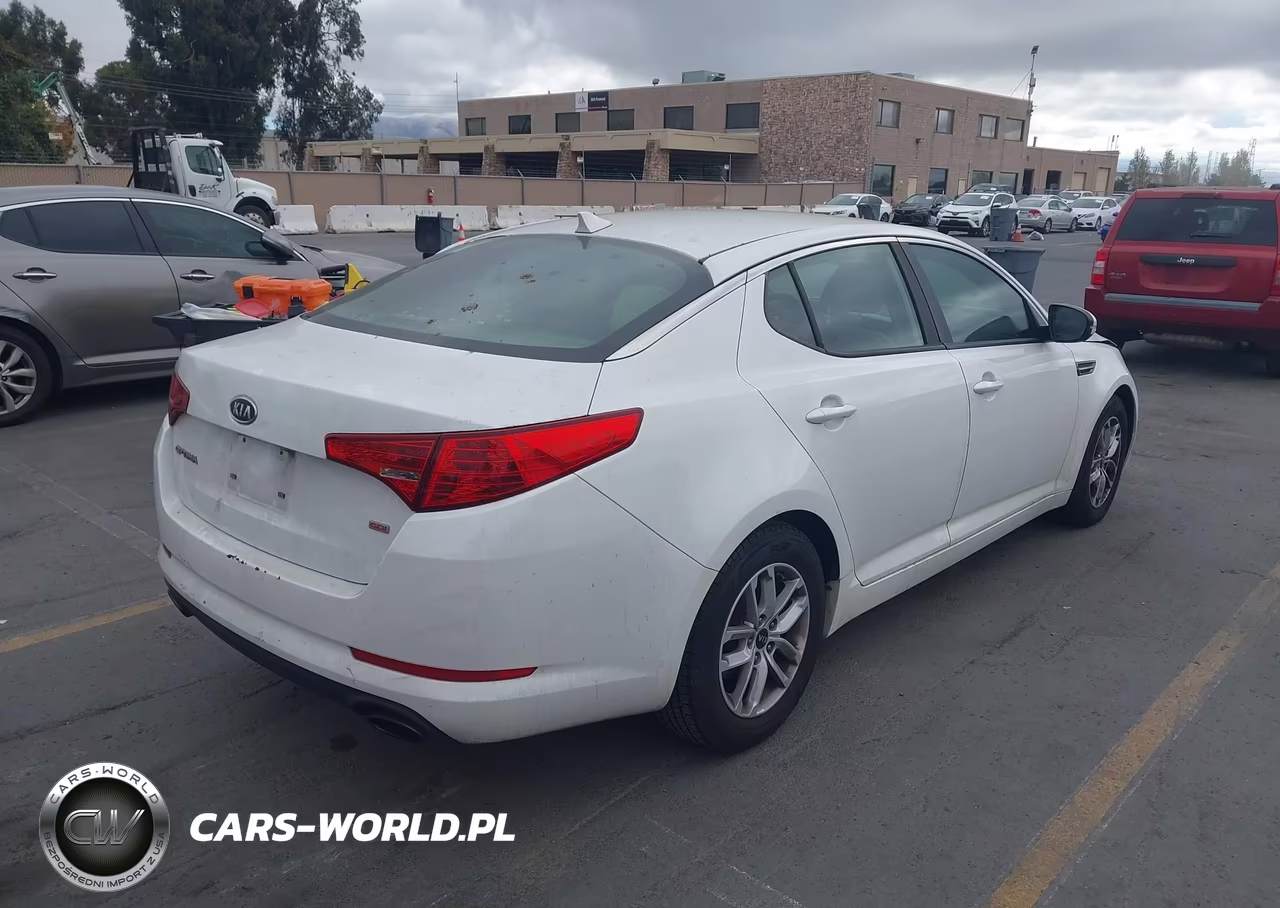 2011 Kia Optima Lx VIN:KNAGM4A72B5080944 - 12