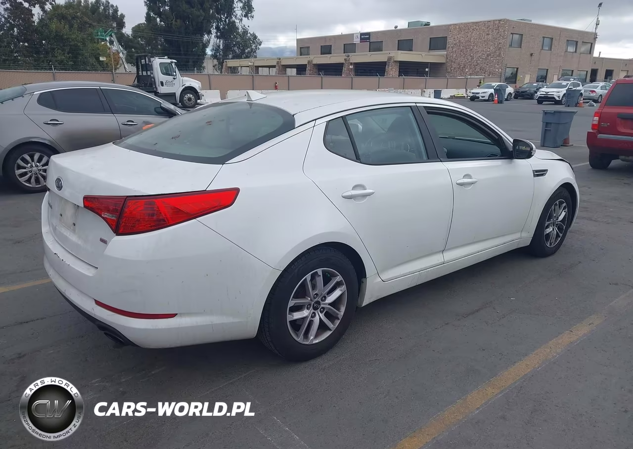 2011 Kia Optima Lx VIN:KNAGM4A72B5080944 - 4