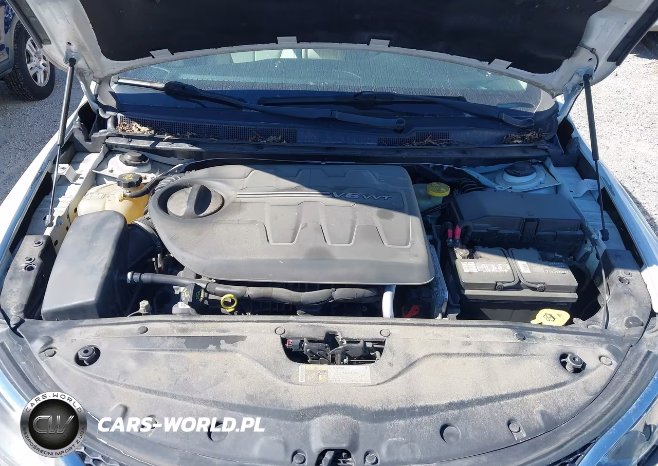 2015 Chrysler 200 C VIN:1C3CCCEGXFN551032 - 10