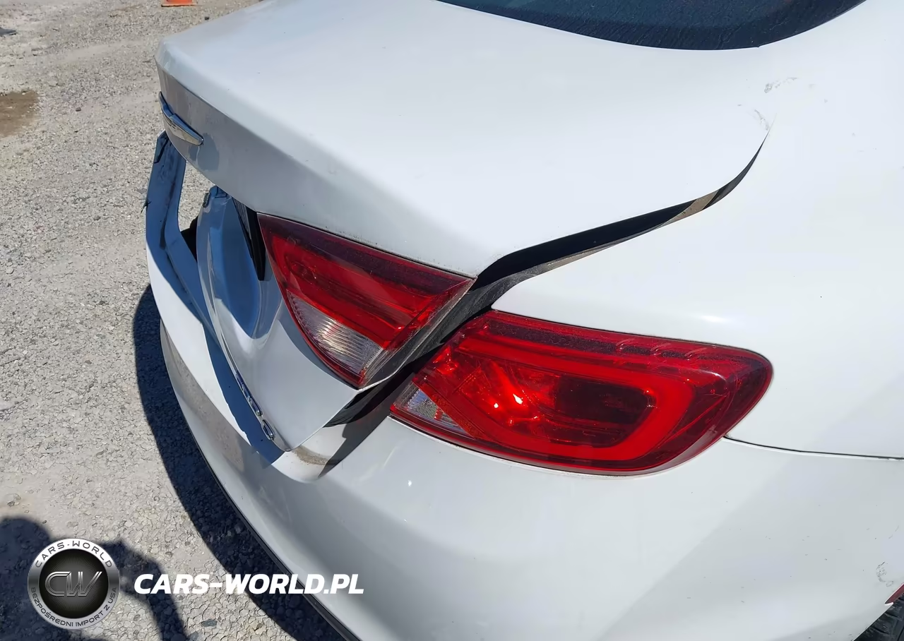 2015 Chrysler 200 C VIN:1C3CCCEGXFN551032 - 12