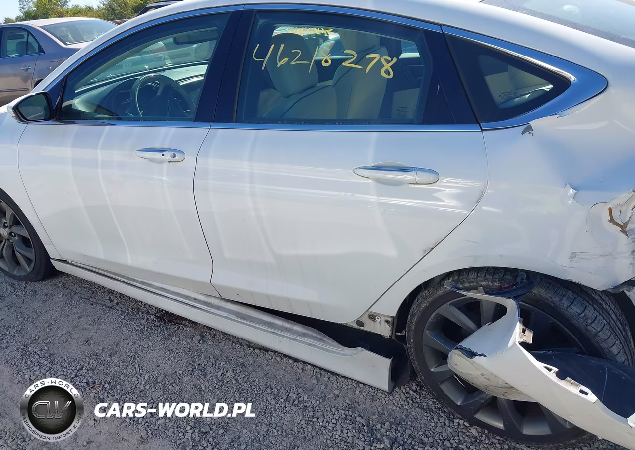 2015 Chrysler 200 C VIN:1C3CCCEGXFN551032 - 14