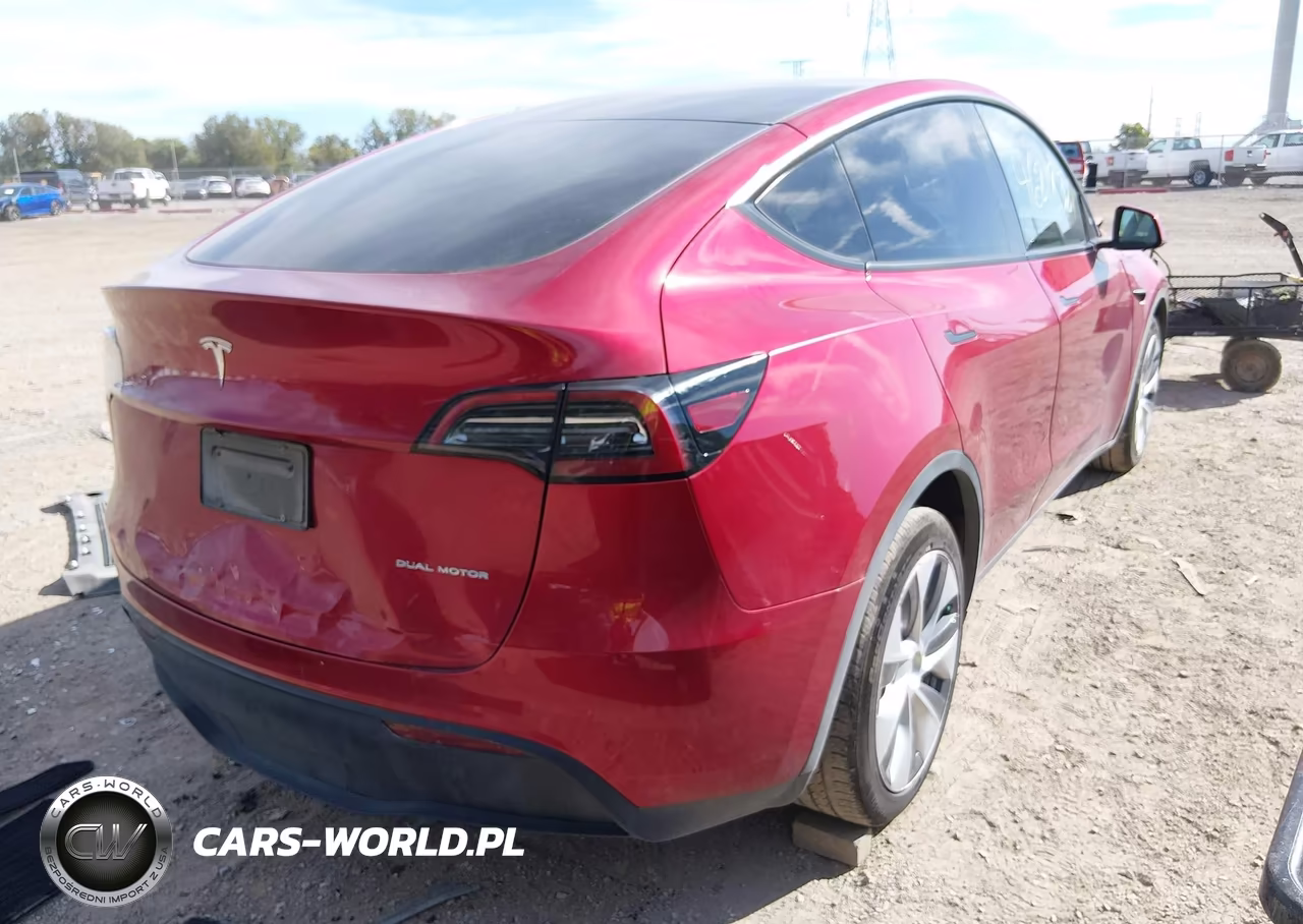 2024 Tesla Model Y Long Range Dual Motor All-Wheel Drive VIN:7SAYGDEE7RF045383 - 4