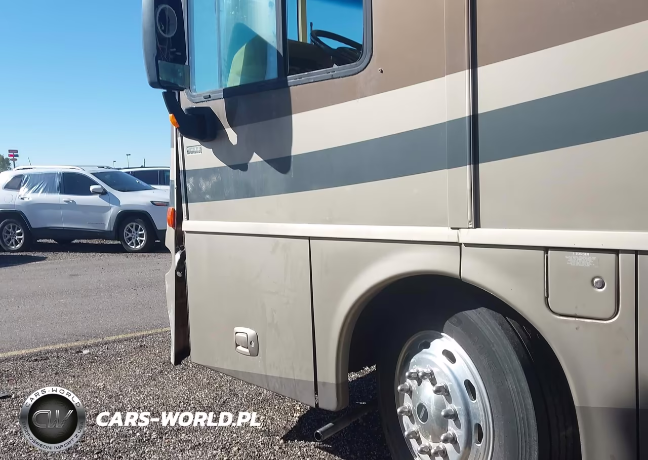 2005 Freightliner Chassis X Line Motor Home VIN:4UZAAHDC95CV10384 - 15