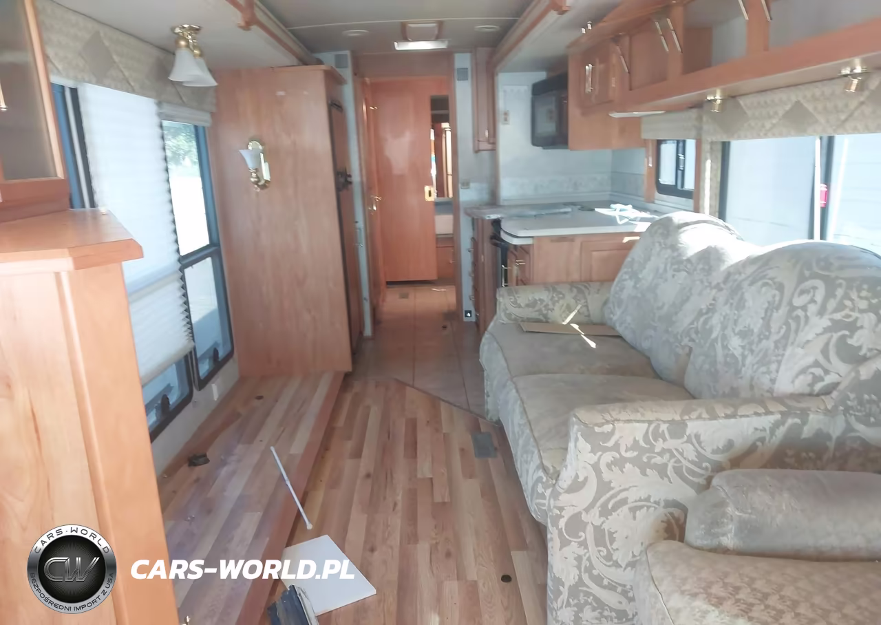 2005 Freightliner Chassis X Line Motor Home VIN:4UZAAHDC95CV10384 - 8